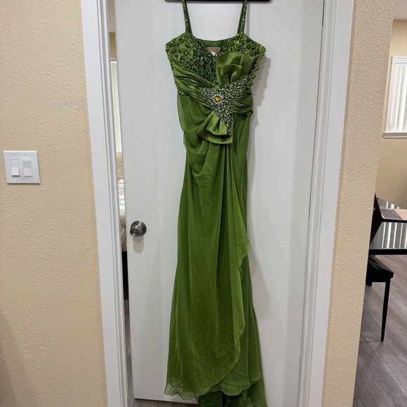 Mnm Couture 5467 Green Beaded Gown Dress Maxi Size 10 $1100 - Picture 1 of 15
